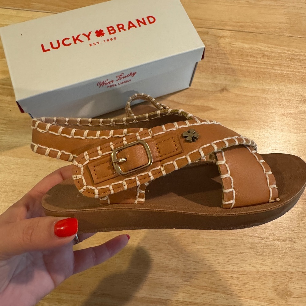 Lucky Brand girls Carmel leather sandals